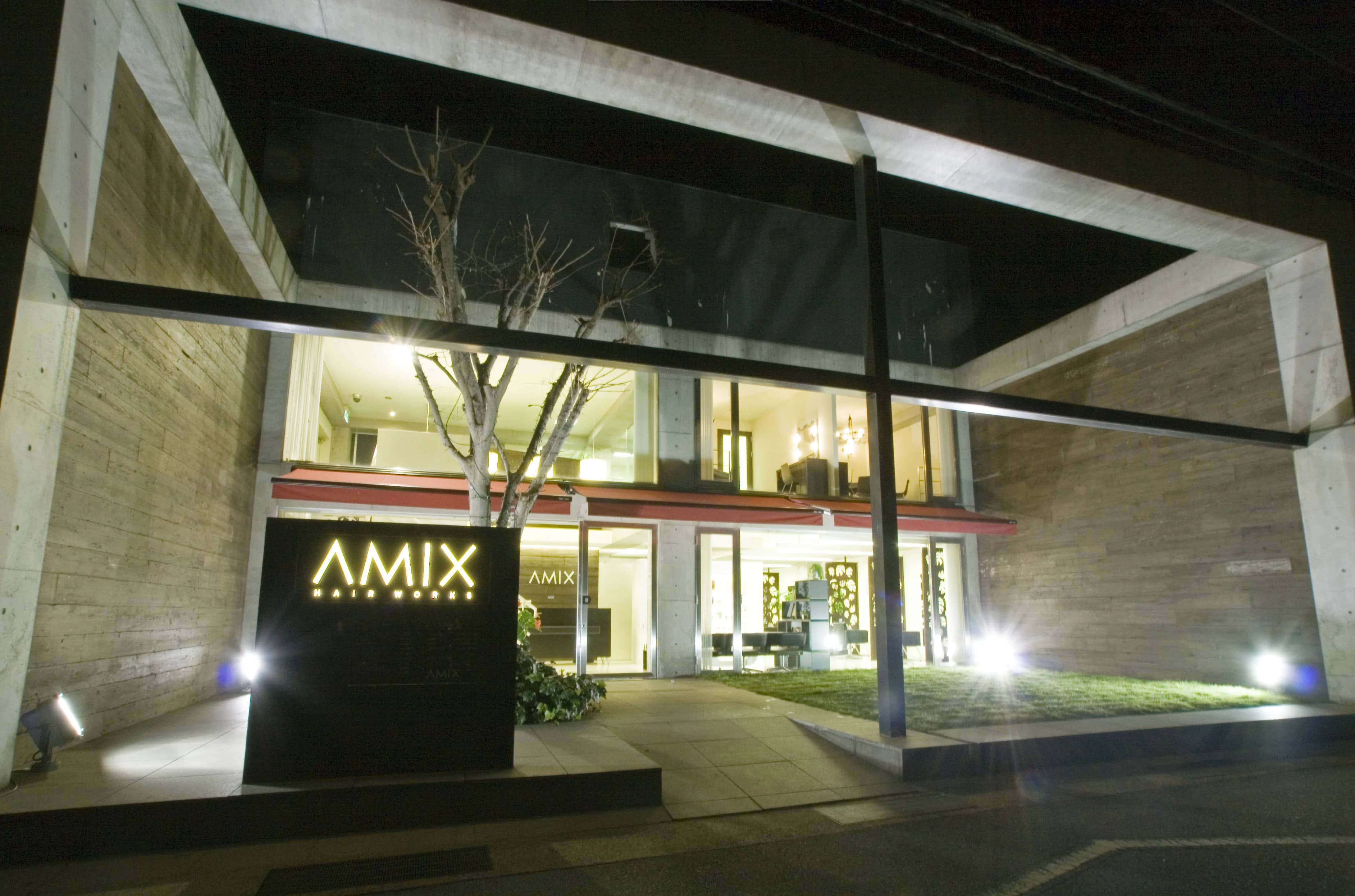 新山口本店の外観